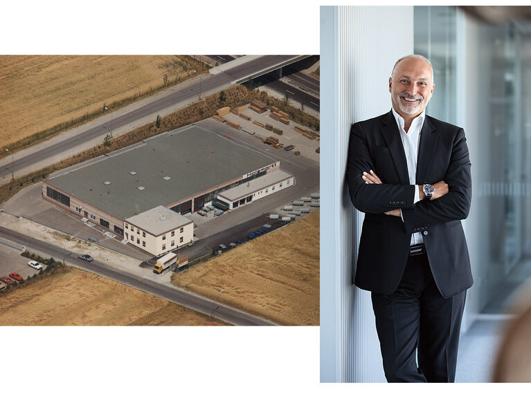 Ulrich Humbaur und Lagerhalle mit Bürogebäude | © Humbaur GmbH